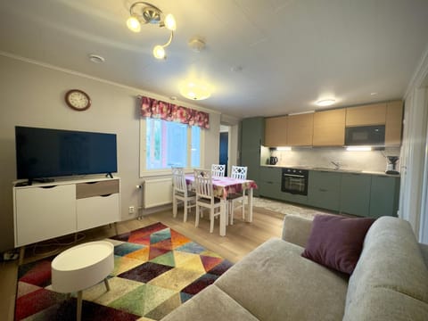 Photo of the whole room, Seating area