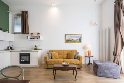 Kitchen or kitchenette, Living room, Seating area, oven, stove