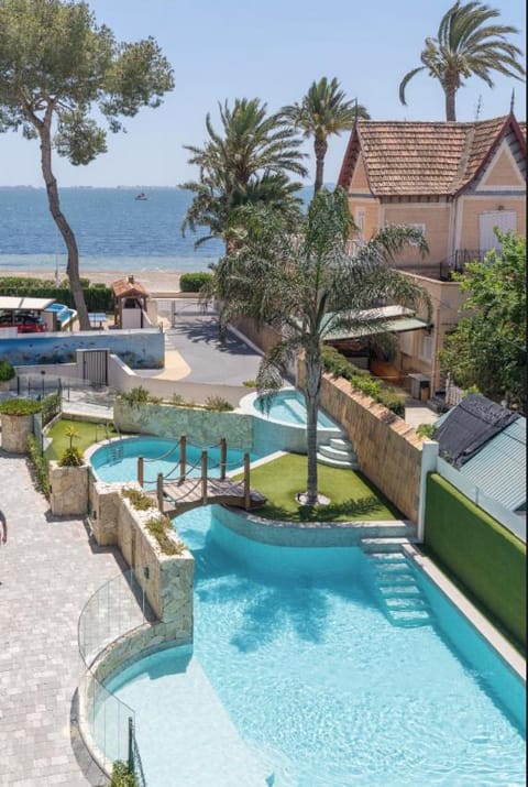 Hot Tub, Swimming pool