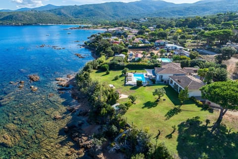 Property building, Bird's eye view, Garden, Swimming pool