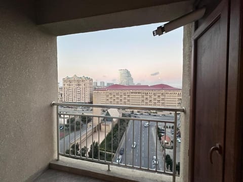 View (from property/room), Balcony/Terrace, City view