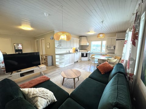 Living room, Photo of the whole room, Seating area
