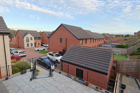 Property building, View (from property/room), View (from property/room), City view, City view, Garden view, Garden view, Parking