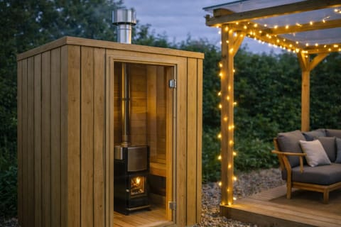 Grass Roots Retreat Luxury tent in Wales