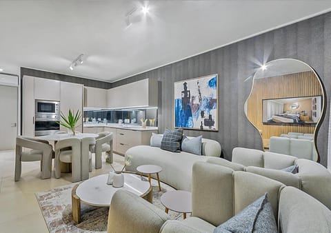 TV and multimedia, Kitchen or kitchenette, Living room, Seating area, Dining area, oven
