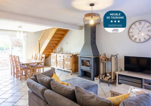 Living room, fireplace