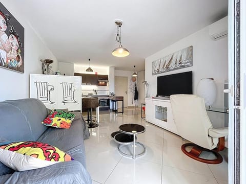 Communal lounge/ TV room, TV and multimedia, Kitchen or kitchenette