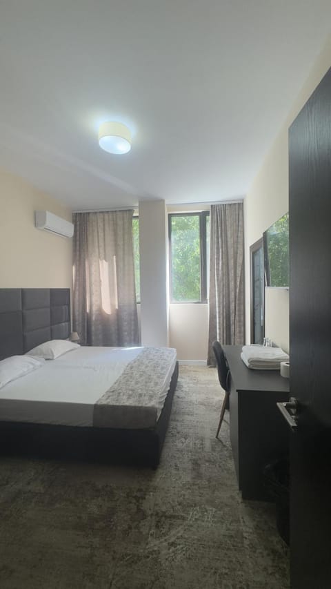 Hotel Garden Hotel in Dolj County, Romania