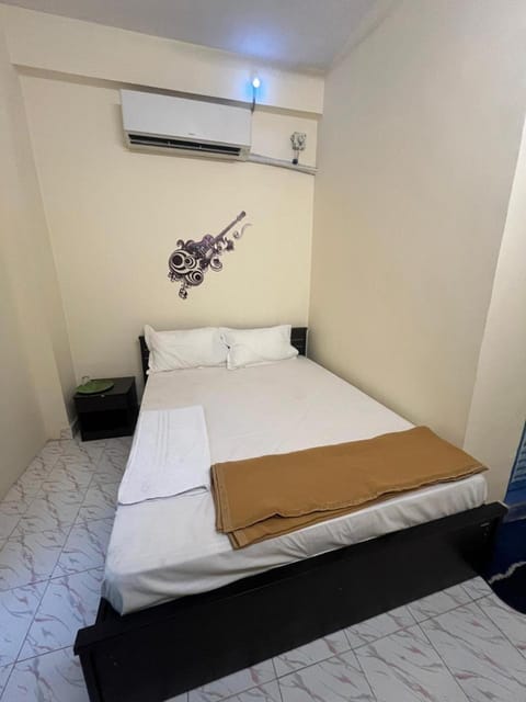 Bed, Photo of the whole room, Bedroom, air conditioner