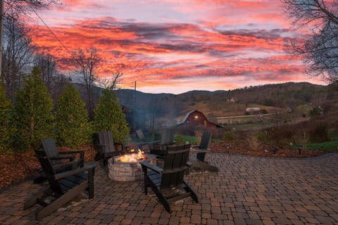 1910 Asheville Gem House in Fairview