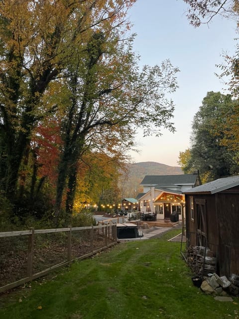 1910 Asheville Gem House in Fairview