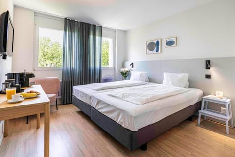 Bed, TV and multimedia