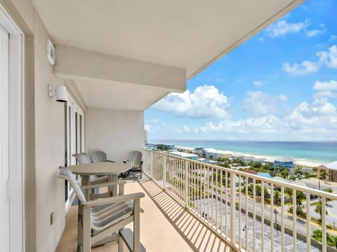 Laketown Wharf 906 House in Long Beach