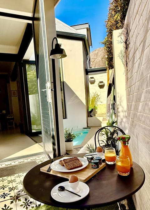 Balcony/Terrace, Inner courtyard view