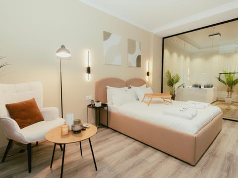 Bed, Living room, Photo of the whole room, Seating area, Bedroom, Bath, towels
