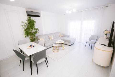 Living room, Seating area, Dining area, air conditioner
