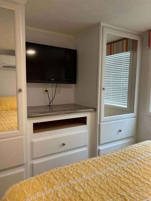 Photo of the whole room, wardrobe