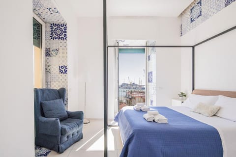 Bed, Living room, Photo of the whole room, Bedroom, towels