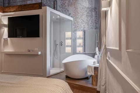 Shower, Steam room, Photo of the whole room, Bath