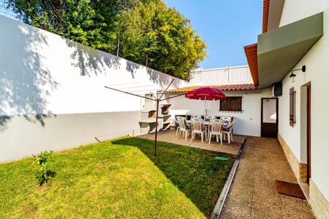 Patio, BBQ facilities, Garden