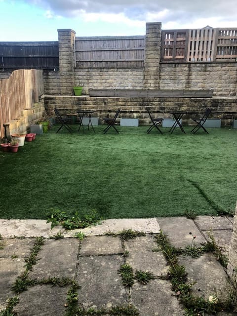 Very Quite and Comfortable Place House in Bradford