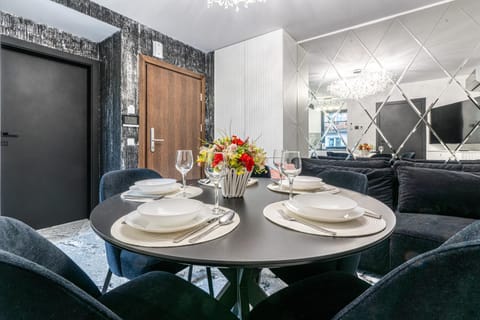 Kitchen or kitchenette, Living room, Seating area, Dining area, air conditioner