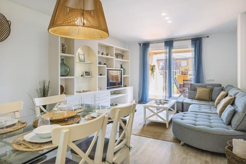 Communal lounge/ TV room, Living room