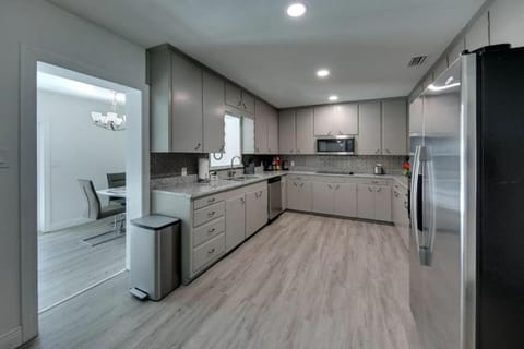 Relaxing Pool Side - Near Fairgrounds House in Palmetto