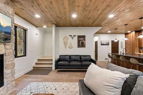 Moody Moose Manor - Sauna - Hot Tub - Arcade House in Idaho