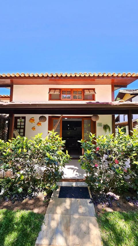 Casa moderna com piscina e quadra de tênis House in Armacao dos Buzios