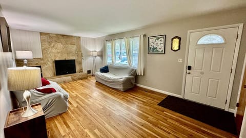 Spacious 4BR Retreat Near Idaho Falls Airport House in Idaho Falls