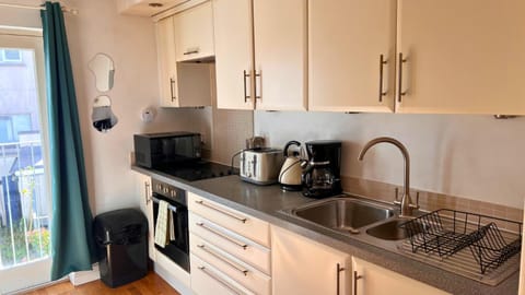 Coffee/tea facilities, Kitchen or kitchenette, toaster