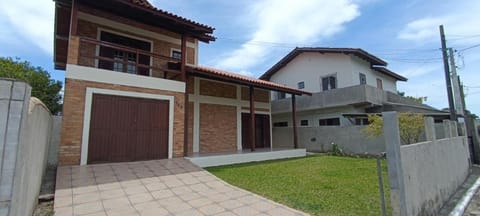 Facade/entrance, Parking