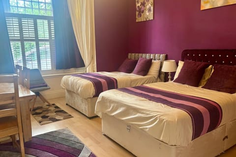 2 Bed Apartment-Sleeps 7-Free Parking Apartment in Birmingham