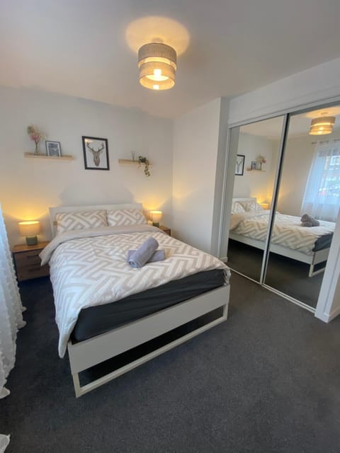 Modern apartment in Glasgow West End, free parking Apartment in Glasgow