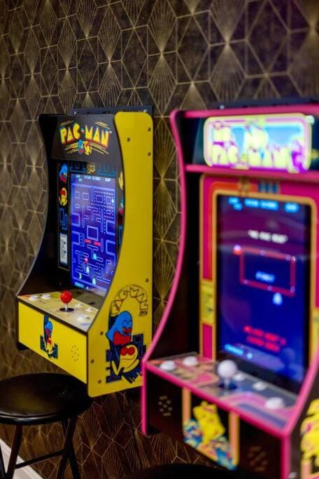 Movie Theater-Game Room-Parking-Heart Of Cleveland House in Cleveland Heights