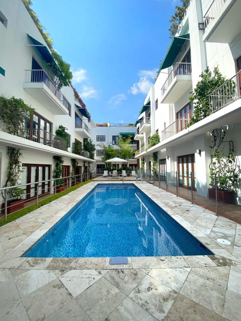 Property building, Swimming pool, Swimming pool
