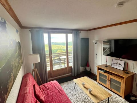 Appartement accueillant pour 6 avec balcon et parking proche des pistes - FR-1-814-160 Apartment in Besse-et-Saint-Anastaise