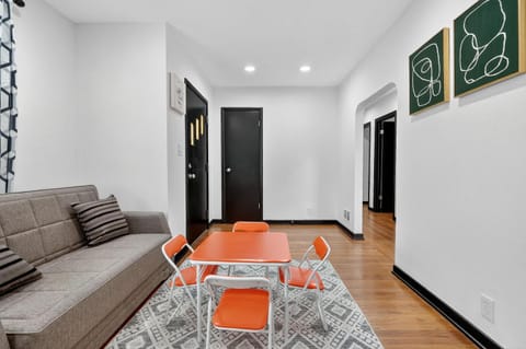 Greenway Getaway-Private Huge outdoor fun, Game,Navy House in Waukegan