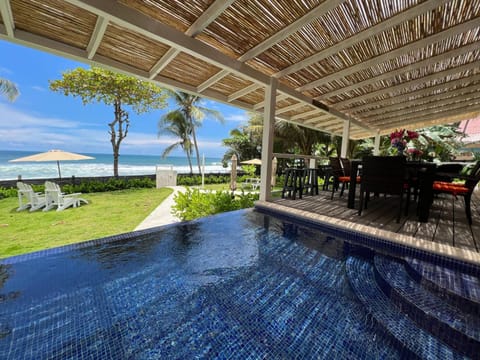Restaurant/places to eat, Pool view, Swimming pool