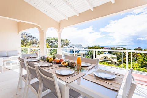 Kaz Bel Horizon, vue mer panoramique et piscine privée au Gosier Villa in Le Gosier