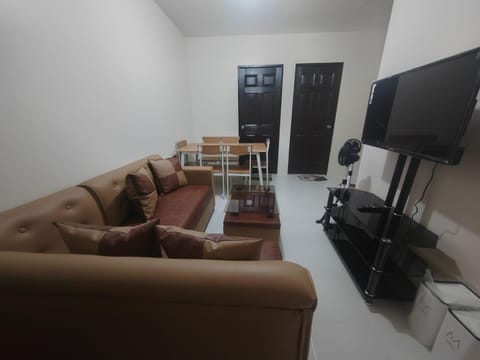 Communal lounge/ TV room, TV and multimedia, Living room