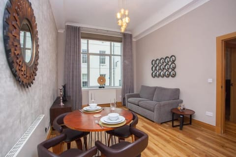 Stylish Merchant City Flat Glasgow Apartment in Glasgow