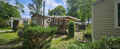 Property building, Day, Garden, Garden view