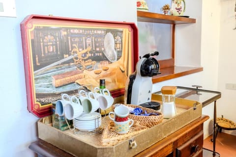 Coffee/tea facilities, Breakfast