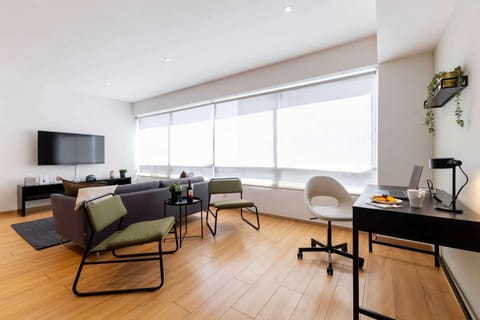 Capitalia Business Center Gym & Parking Apartment in Mexico City