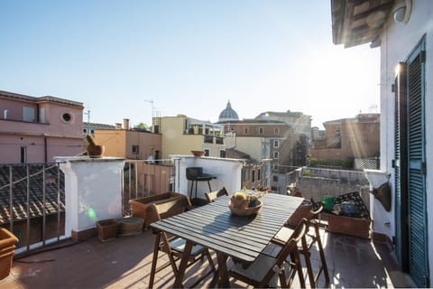 Balcony/Terrace, City view