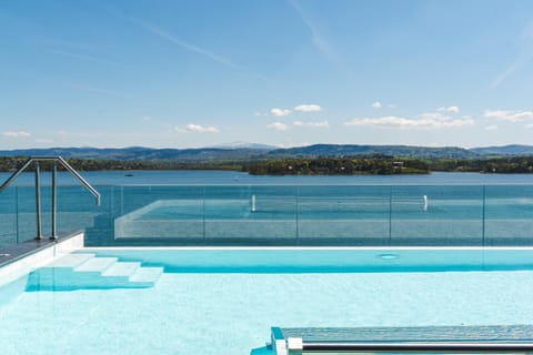 Property building, Day, Natural landscape, Lake view, Mountain view, Pool view, Swimming pool, VIP