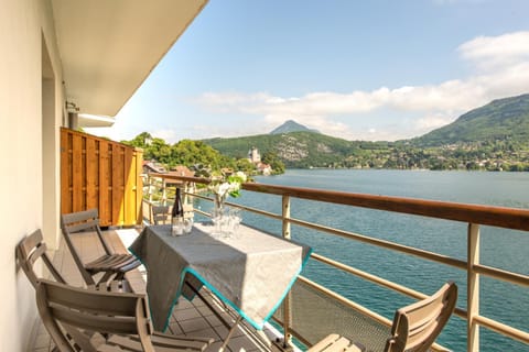 Balcony/Terrace, Lake view