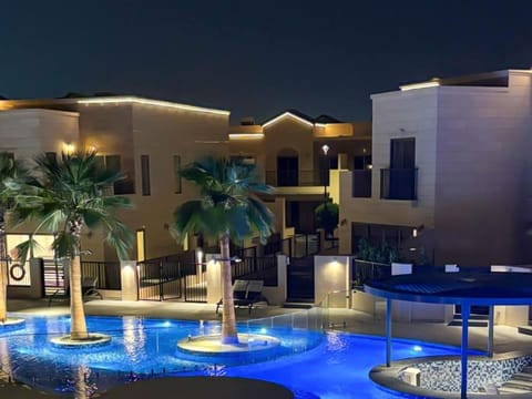 Swimming pool, Swimming pool